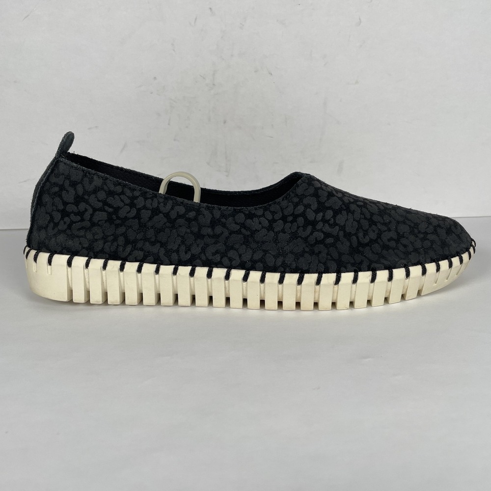 Skechers Shoes Womens Size 8 Black Suede Slip On Comfort Air Cooled Memory Foam